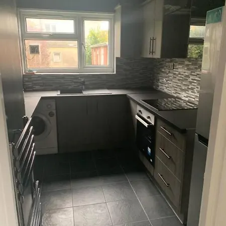 Cozy Flat Next To Southmead Hospital And Gloucester Road דירה
